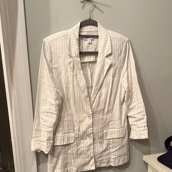 Evereve Cream Striped Blazer - Picture 3 of 4